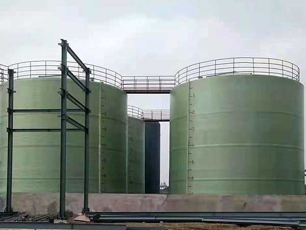 大型現(xiàn)場(chǎng)儲(chǔ)罐